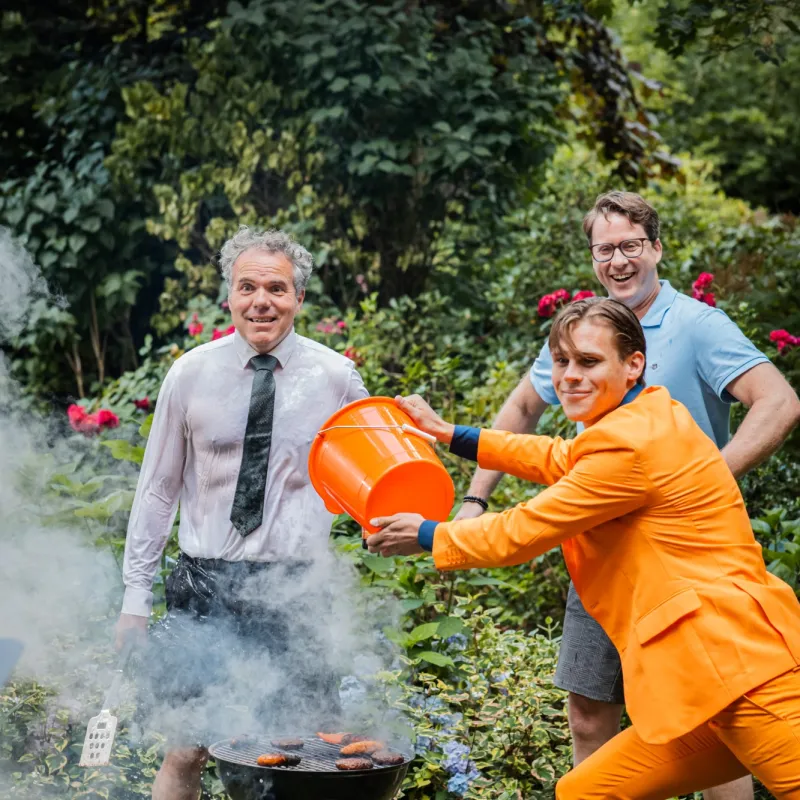 Uit de brand helpen 6