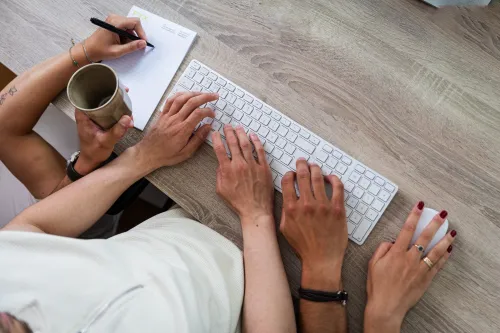 Vele handen maken licht werk 1